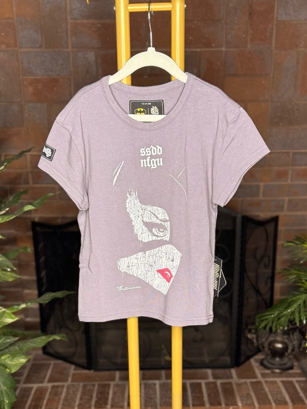 Darc Sport x Batman Catwoman Baby Tee Nirvana Gray Women’s Medium 715/1000 NWT